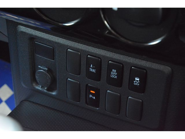 TOYOTA FJ CRUISER 4WD 2012 Image 31