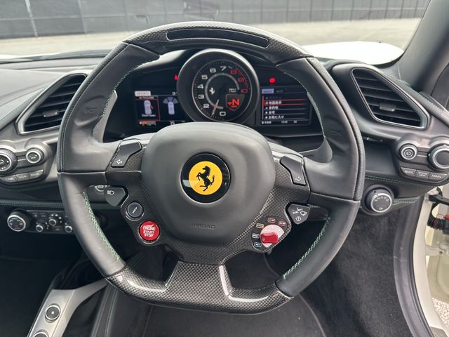 FERRARI 488GTB 2017 Image 31