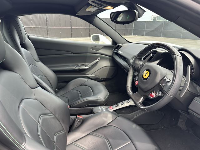 FERRARI 488GTB 2017 Image 31