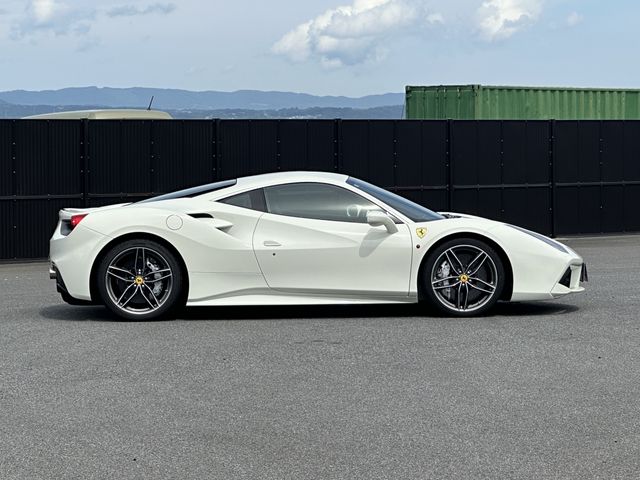 FERRARI 488GTB 2017 Image 31