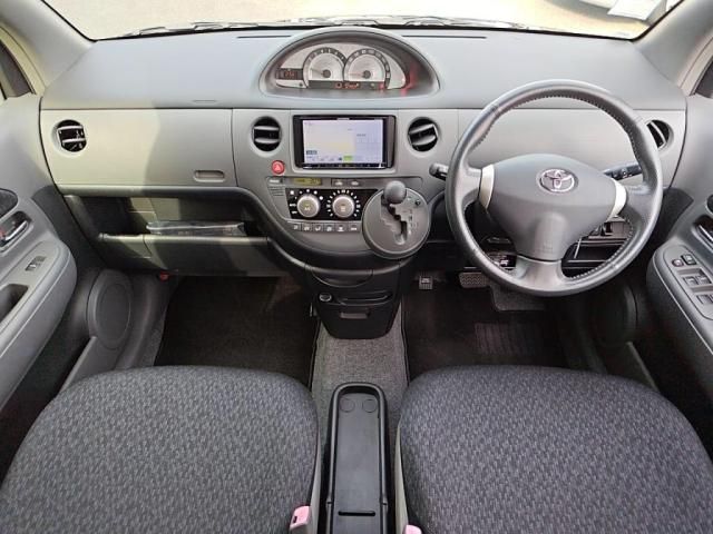 TOYOTA SIENTA 2012 Image 31