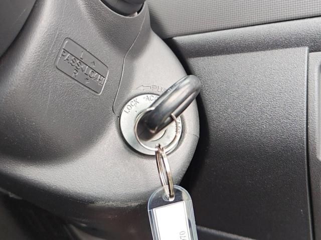 TOYOTA SIENTA 2012 Image 31