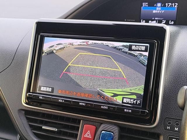 TOYOTA VOXY HYBRID 2017 Image 31