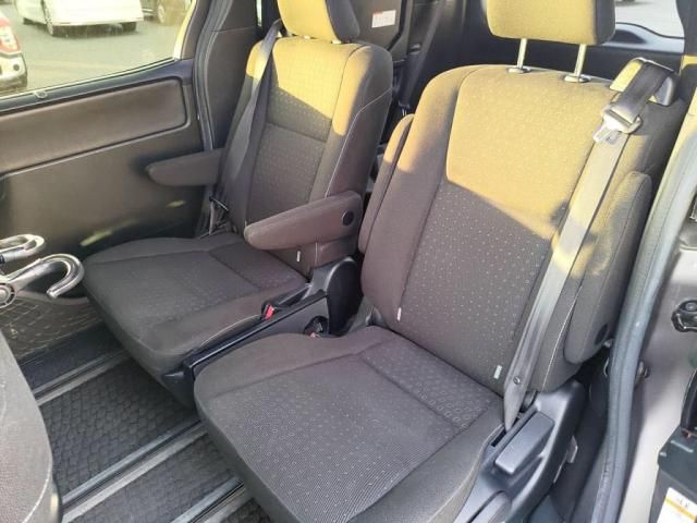 TOYOTA VOXY HYBRID 2017 Image 31