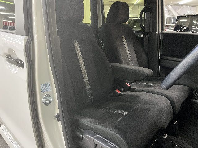 HONDA N BOX CUSTOM 2023 Image 31