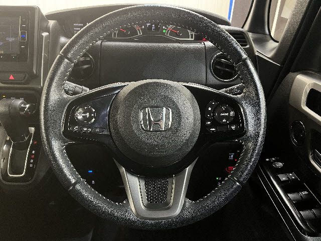 HONDA N BOX CUSTOM 2023 Image 31