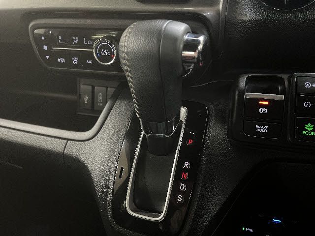 HONDA N BOX CUSTOM 2023 Image 31