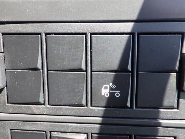 NISSAN DIESEL QUON 2019 Image 31