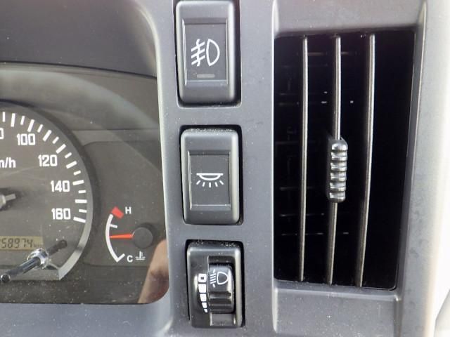 ISUZU ELF 2019 Image 31