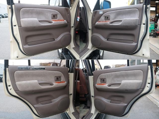 TOYOTA LANDCRUISER PRADO 2001 Image 31