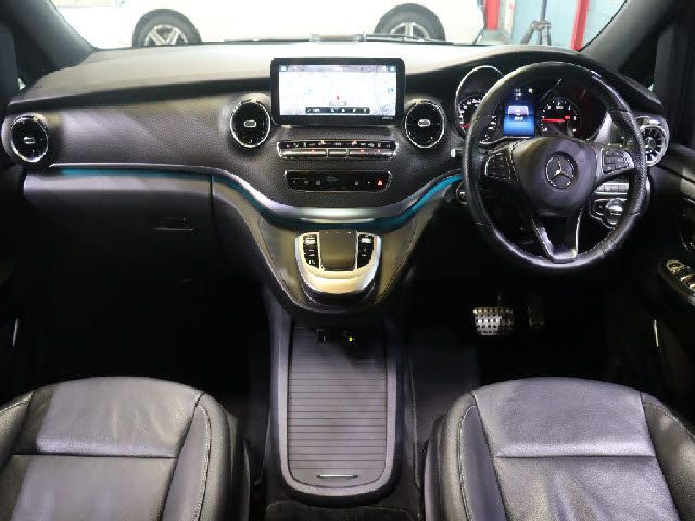 MERCEDES BENZ V CLAS 2021 Image 31