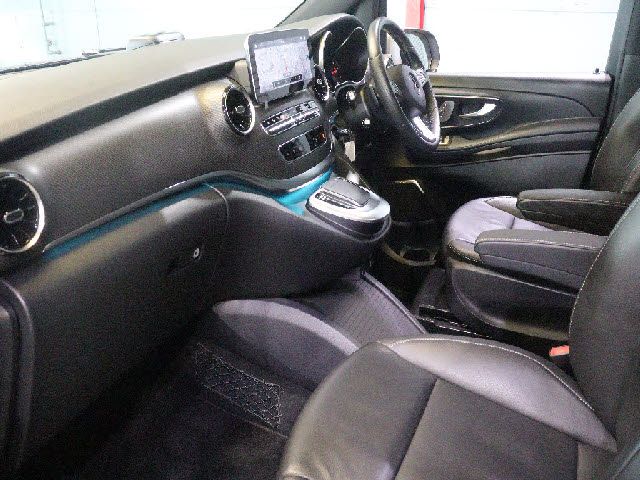 MERCEDES BENZ V CLAS 2021 Image 31