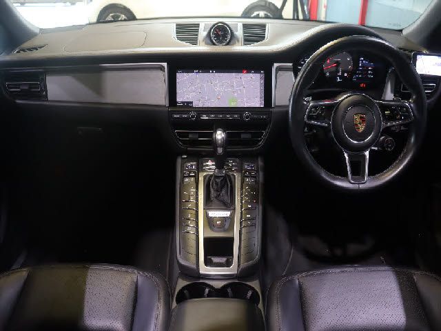 PORSCHE MACAN 2019 Image 31