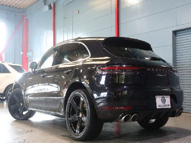 PORSCHE MACAN 2019 Image 31
