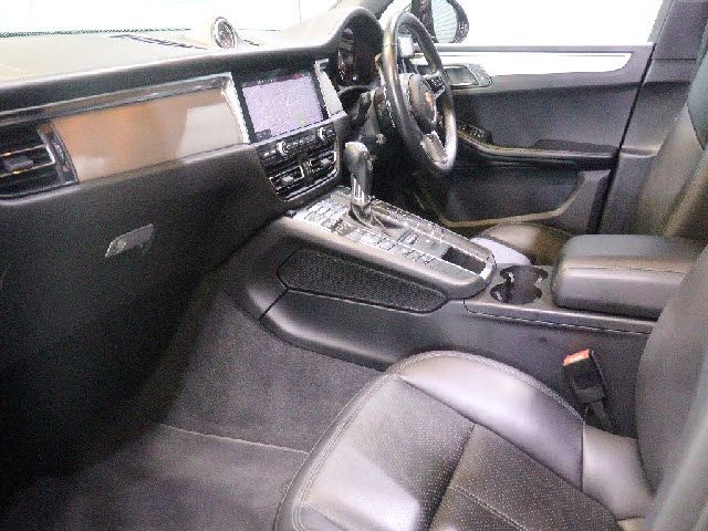 PORSCHE MACAN 2019 Image 31