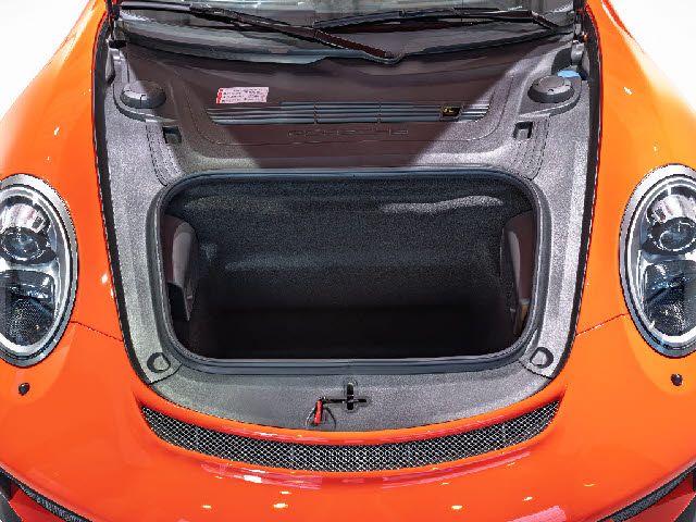 PORSCHE 911 2018 Image 31