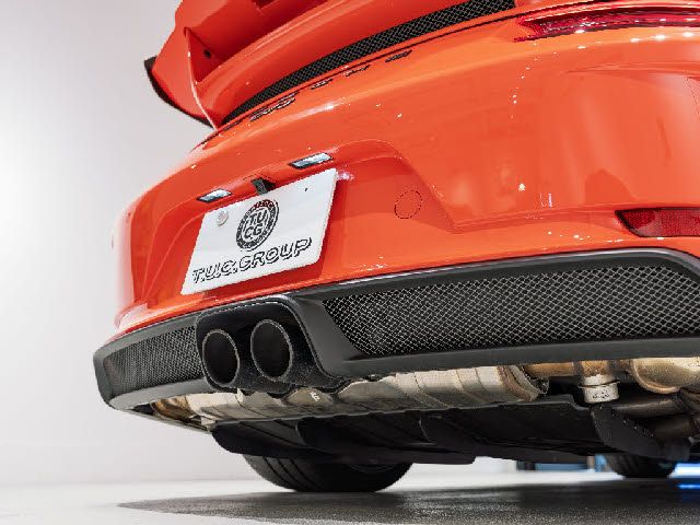 PORSCHE 911 2018 Image 31