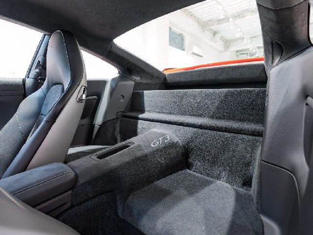 PORSCHE 911 2018 Image 31