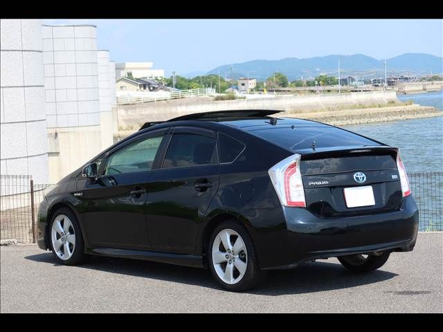 TOYOTA PRIUS 2012 Image 31
