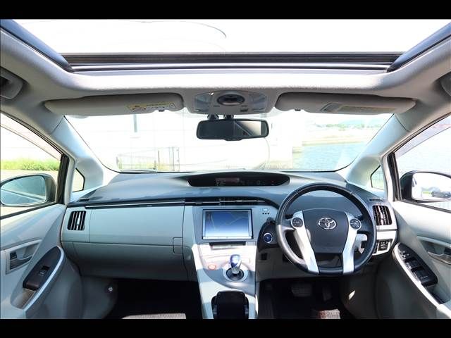 TOYOTA PRIUS 2012 Image 31