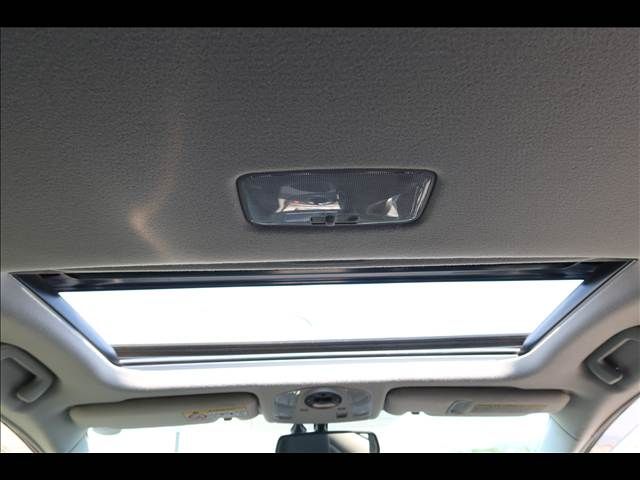 TOYOTA PRIUS 2012 Image 31