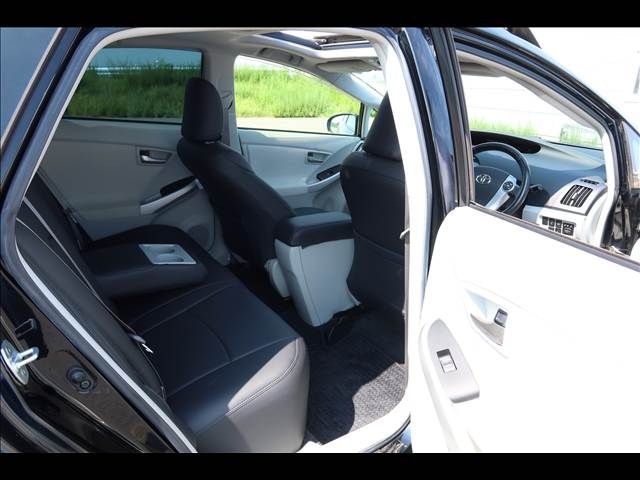 TOYOTA PRIUS 2012 Image 31