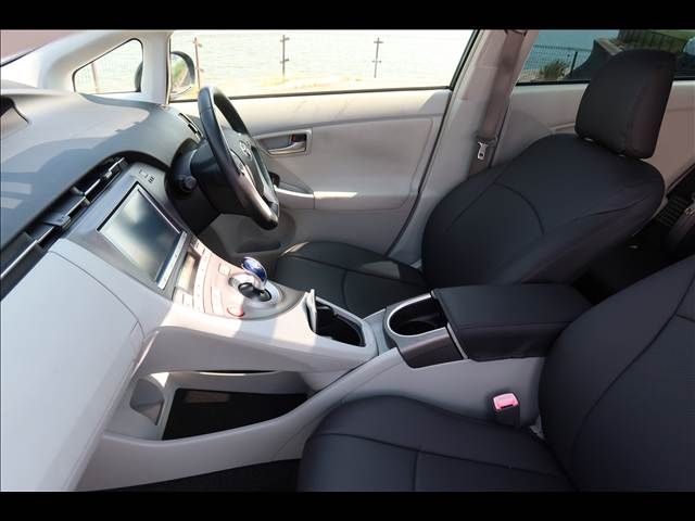 TOYOTA PRIUS 2012 Image 31