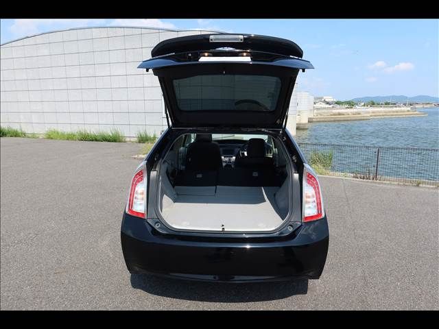 TOYOTA PRIUS 2012 Image 31