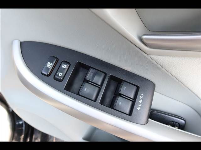 TOYOTA PRIUS 2012 Image 31