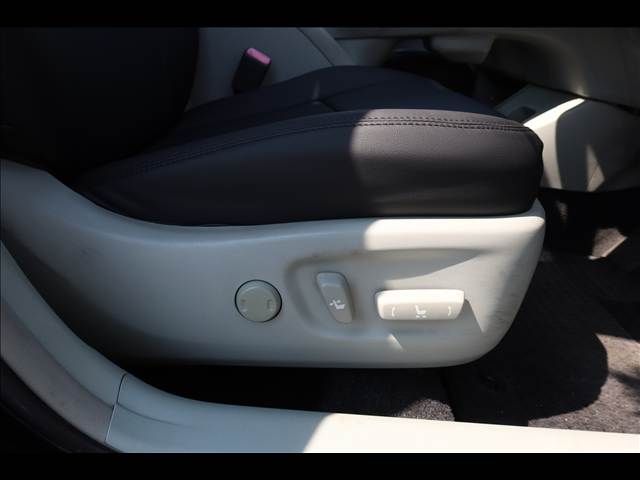 TOYOTA PRIUS 2012 Image 31