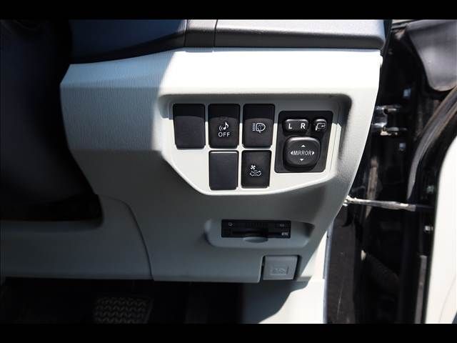 TOYOTA PRIUS 2012 Image 31