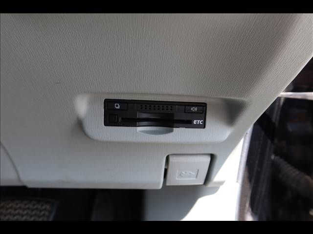 TOYOTA PRIUS 2012 Image 31