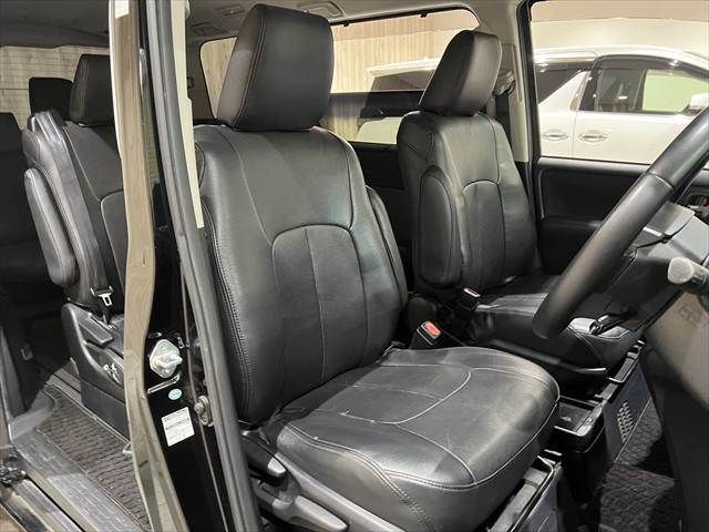 TOYOTA VOXY HYBRID 2014 Image 31