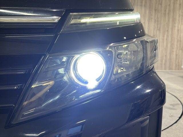 TOYOTA VOXY HYBRID 2014 Image 31