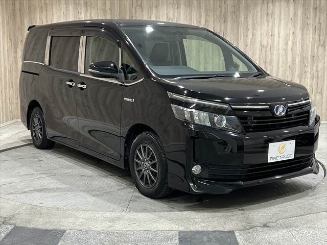 TOYOTA VOXY HYBRID 2014 Image 31