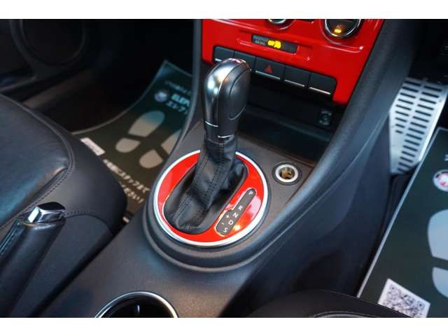 VOLKSWAGEN THE BEETL 2012 Image 31