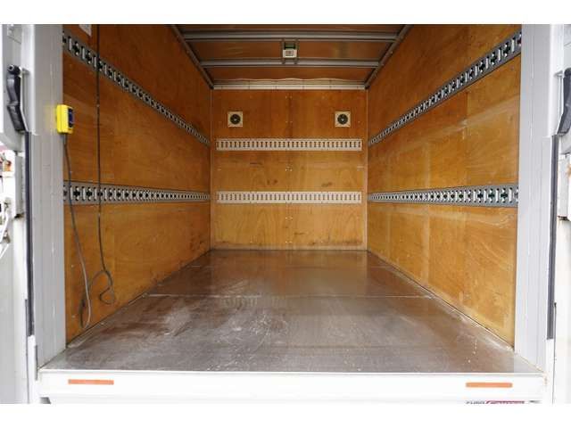 MITSUBISHI CANTER 2017 Image 31