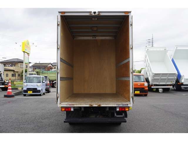 MITSUBISHI CANTER 2018 Image 31