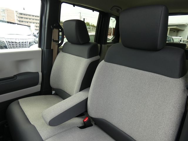 HONDA N BOX 2024 Image 31