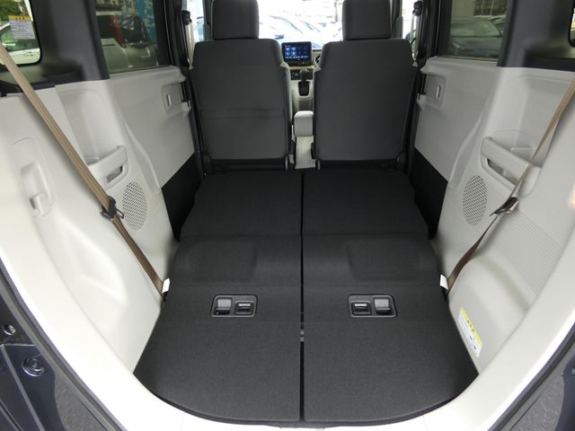 HONDA N BOX 2024 Image 31