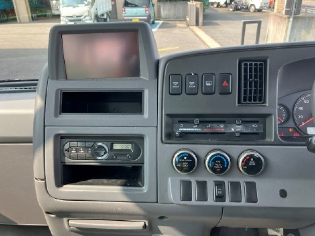 NISSAN CIVILIAN 2018 Image 31