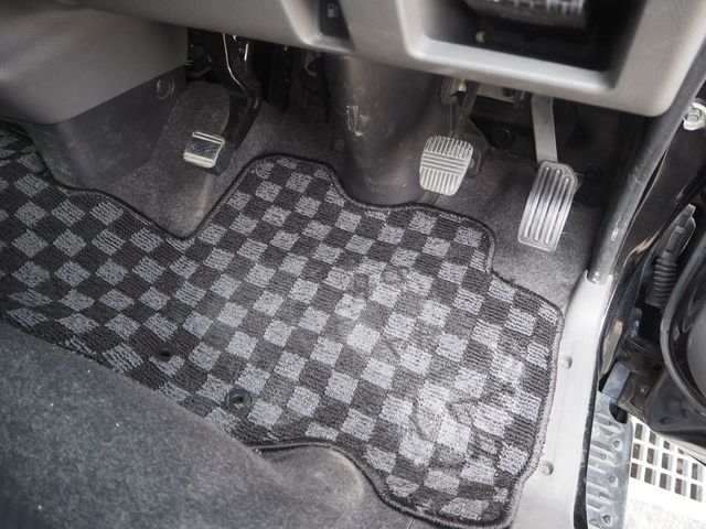 NISSAN NV350 CARAVAN 2015 Image 31