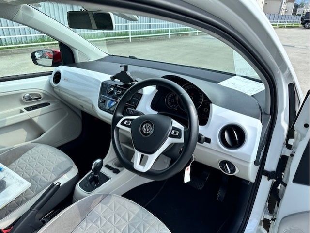 VOLKSWAGEN UP! 2017 Image 31