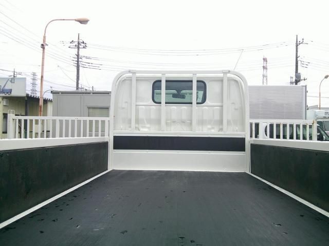 HINO DUTRO 2017 Image 31