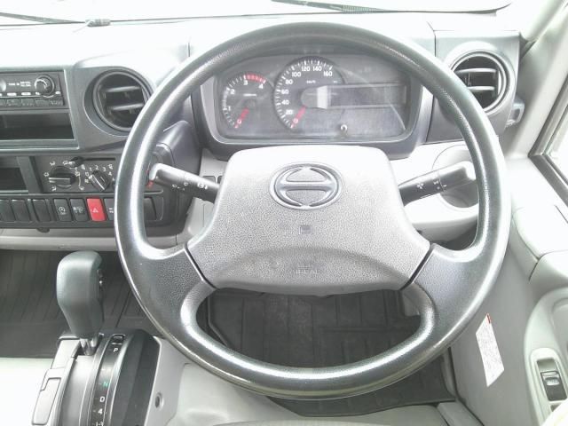 HINO DUTRO 2017 Image 31