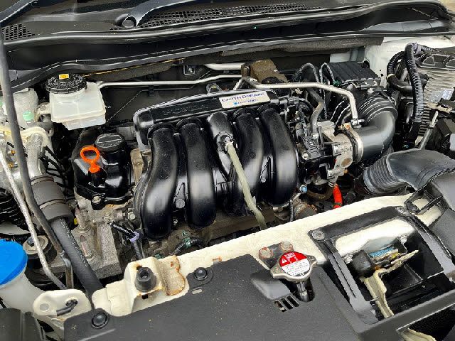 HONDA VEZEL HYBRID 2016 Image 31