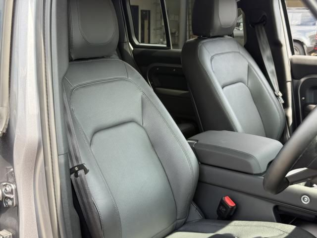 ROVER DEFENDER 2024 Image 31