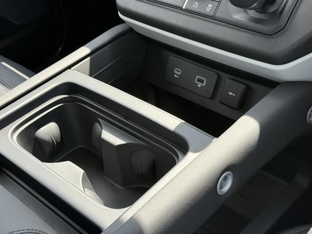 ROVER DEFENDER 2024 Image 31