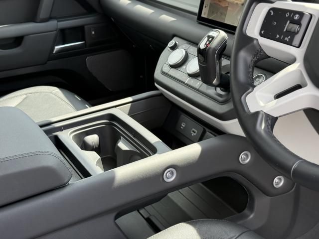 ROVER DEFENDER 2024 Image 31