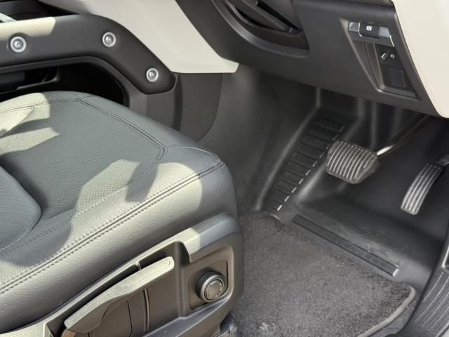 ROVER DEFENDER 2024 Image 31